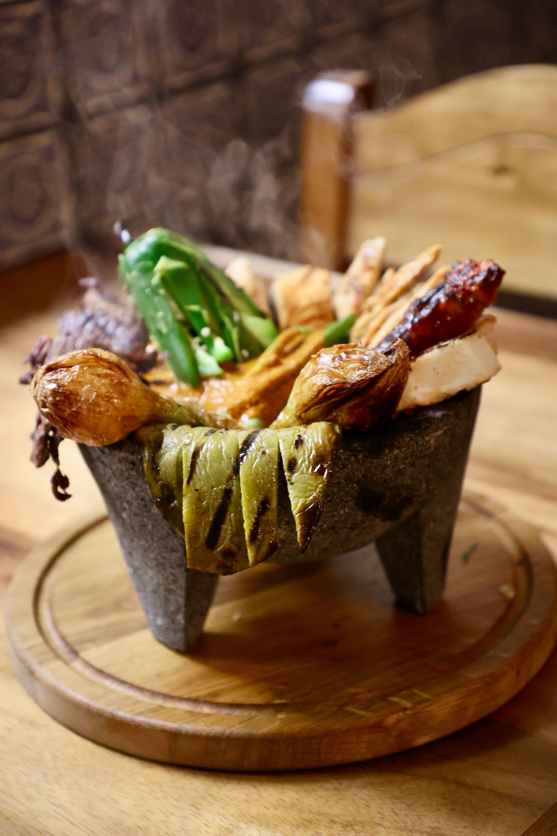 MOLCAJETES Bar & Grill